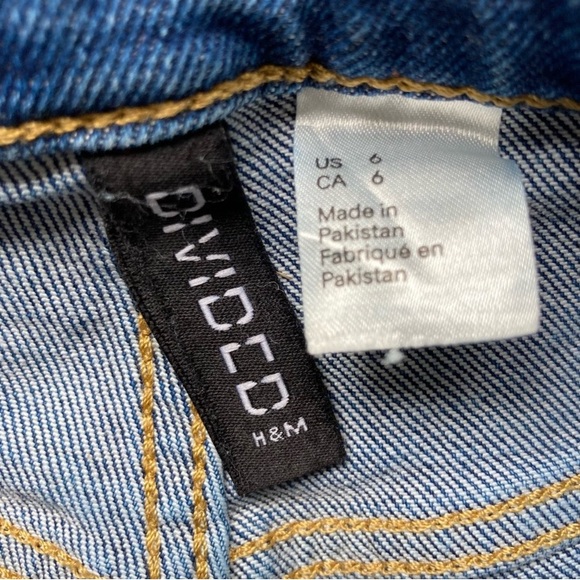 Divided H&M denim shorts, jean shorts, women’s size 6, frayed hem blue jeans - Picture 3 of 4